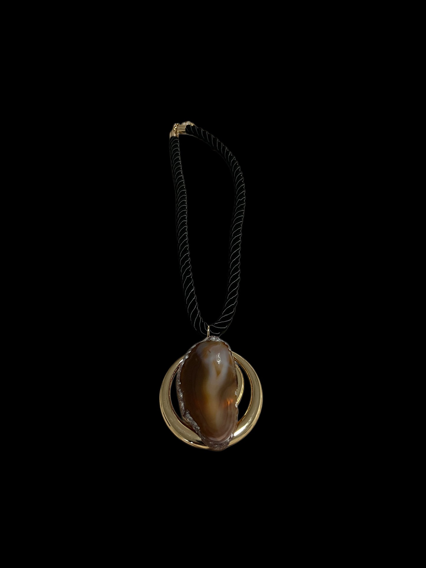Silky Rope Agate Circle necklace