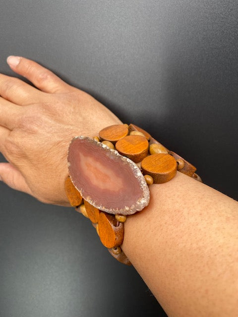 Wooden Circle Cuff Bracelet with Agate Mahogany Gem