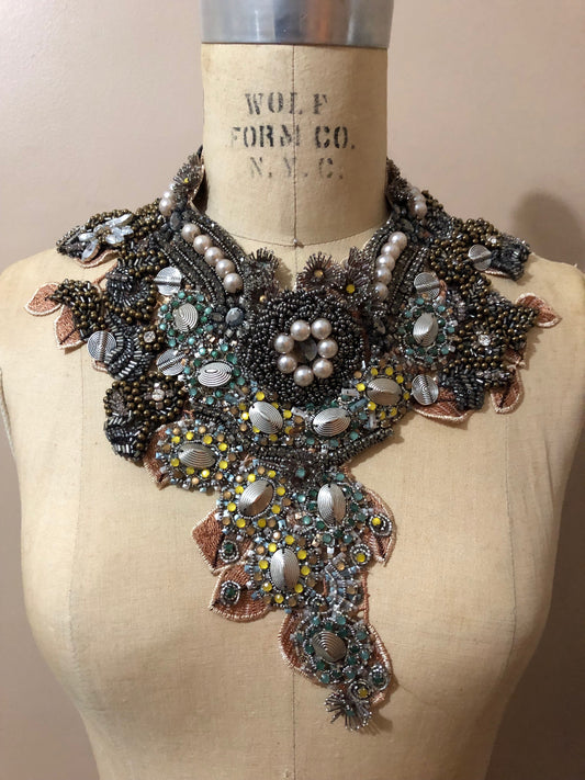 Pearl Floral Metallic Explosion